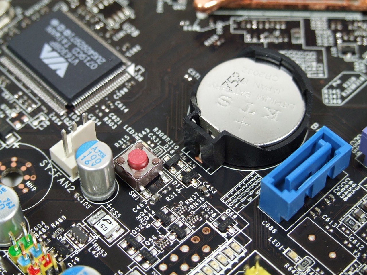 Сброс CMOS на материнской плате Сброс CMOS на материнской плате