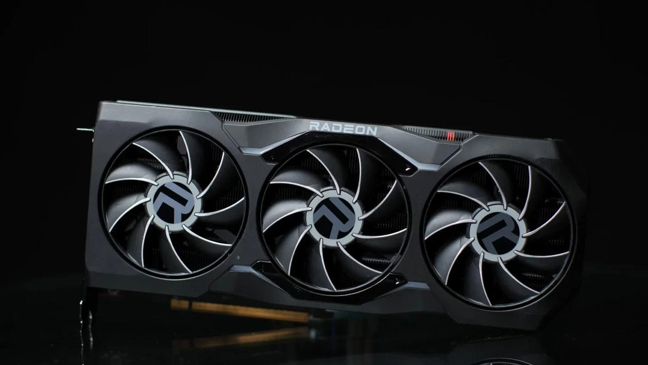 Крупный план видеокарты AMD Radeon RX серии